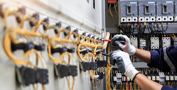 Professional Electrician technician working in Estero, FL